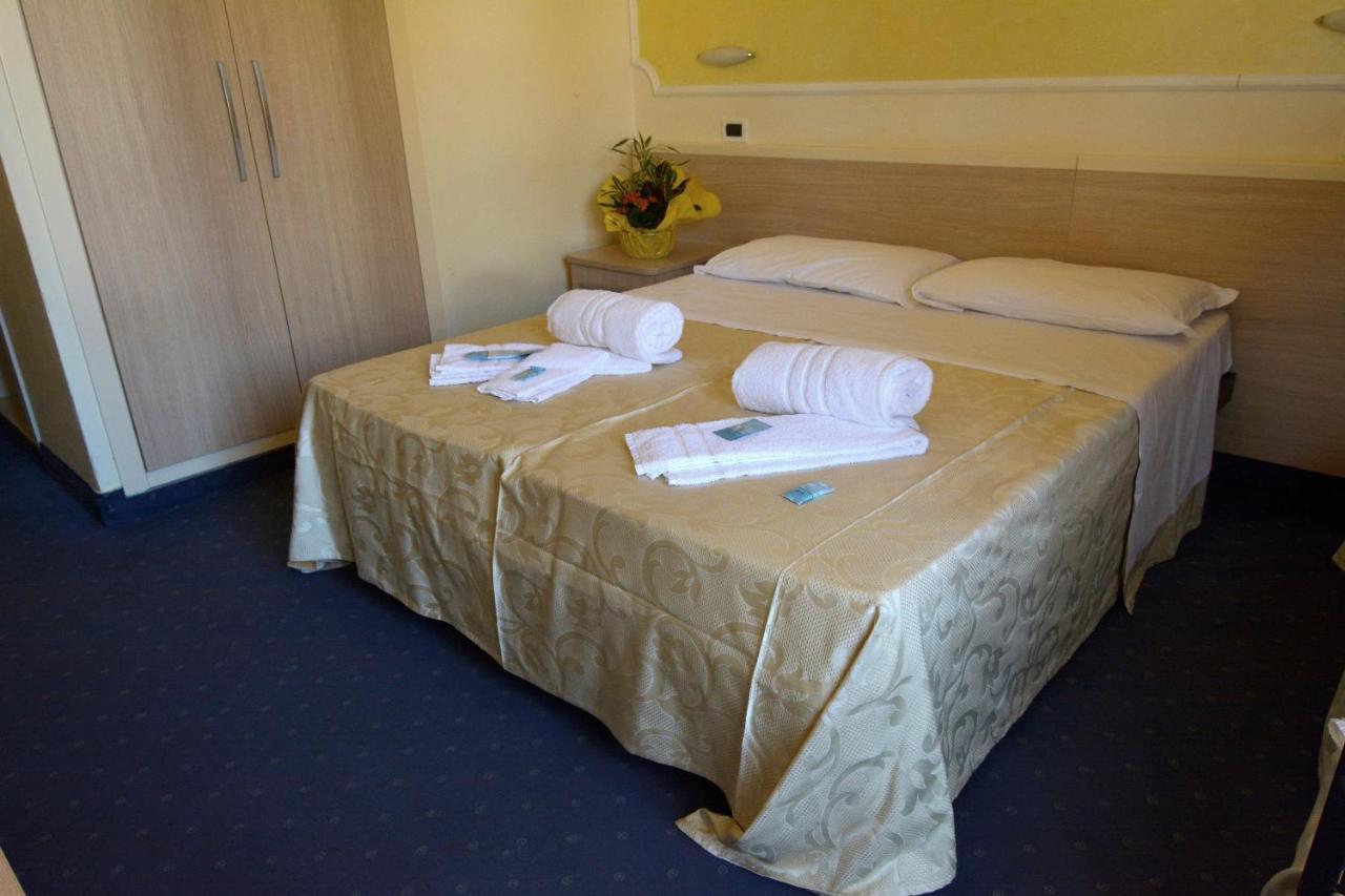 Hotel Orly チェゼナーティコ エクステリア 写真