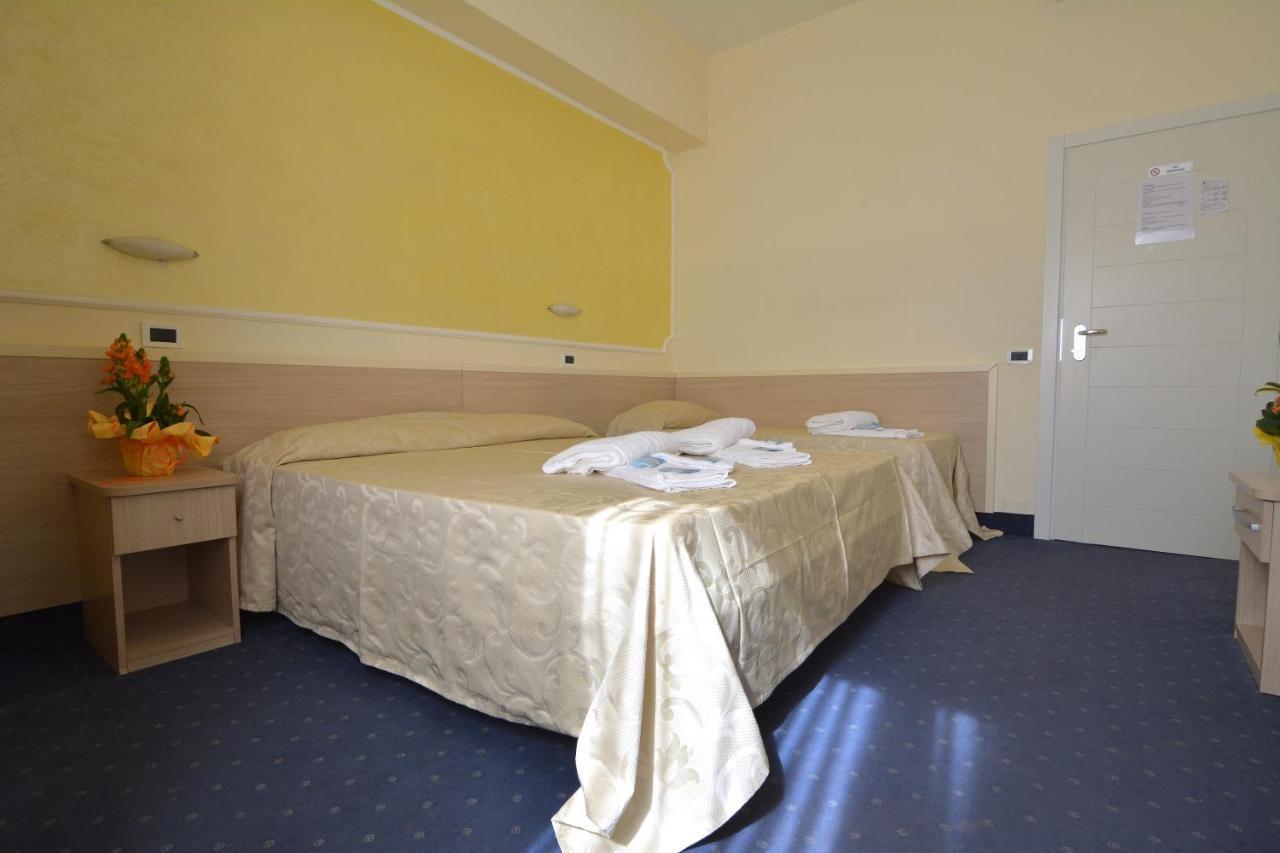 Hotel Orly チェゼナーティコ エクステリア 写真